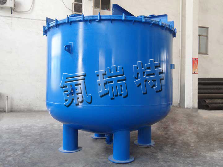 鋼襯塑儲(chǔ)罐、反應(yīng)釜